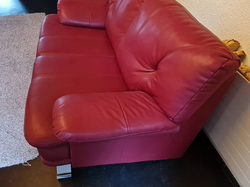 Sofas: Rotes Sofa – D'occasion à Bischofszell par saenderli