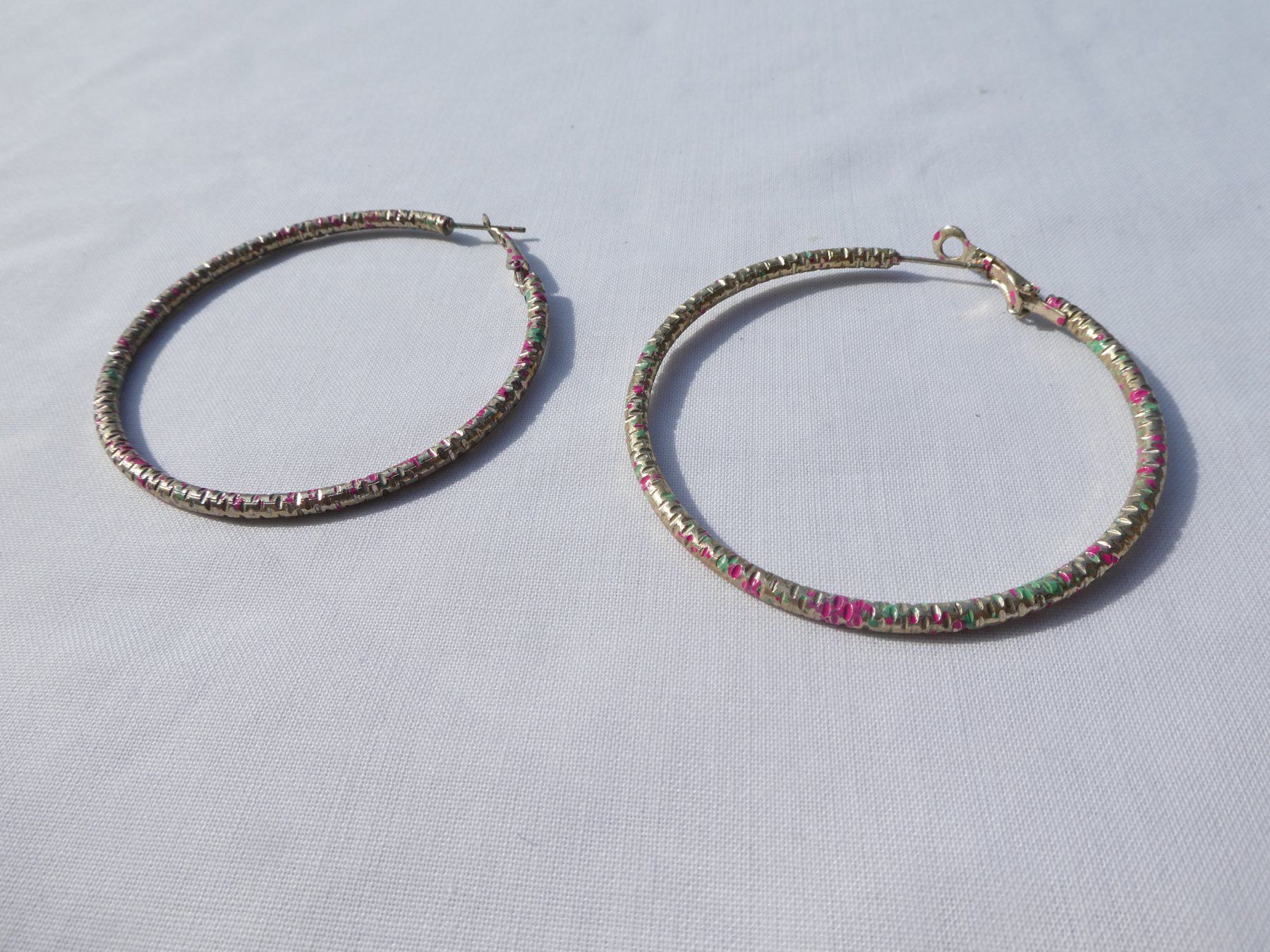 Orecchini pendenti & Orecchini a lobo: Gold-bunte Creolen, Modeschmuck – Nuovo (secondo la descrizione) da Gattikon venduto da kaandooh