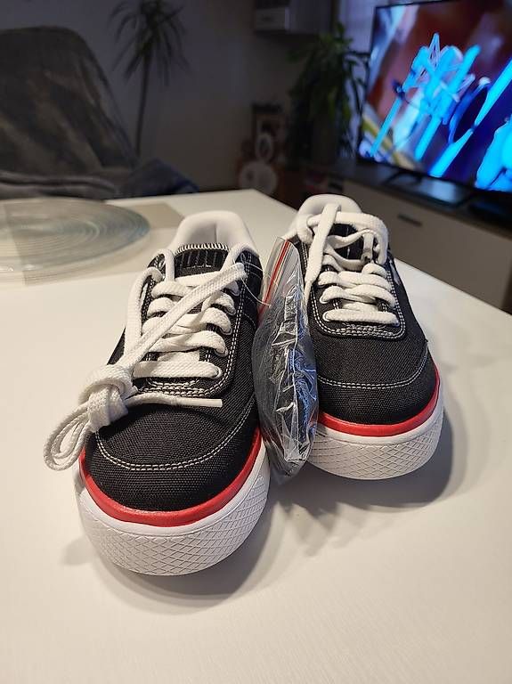 Puma Scarpe da donna: Neue Puma Schuhe,  Gr 37 – Nuovo (secondo la descrizione) da Suhr venduto da lul_87gh