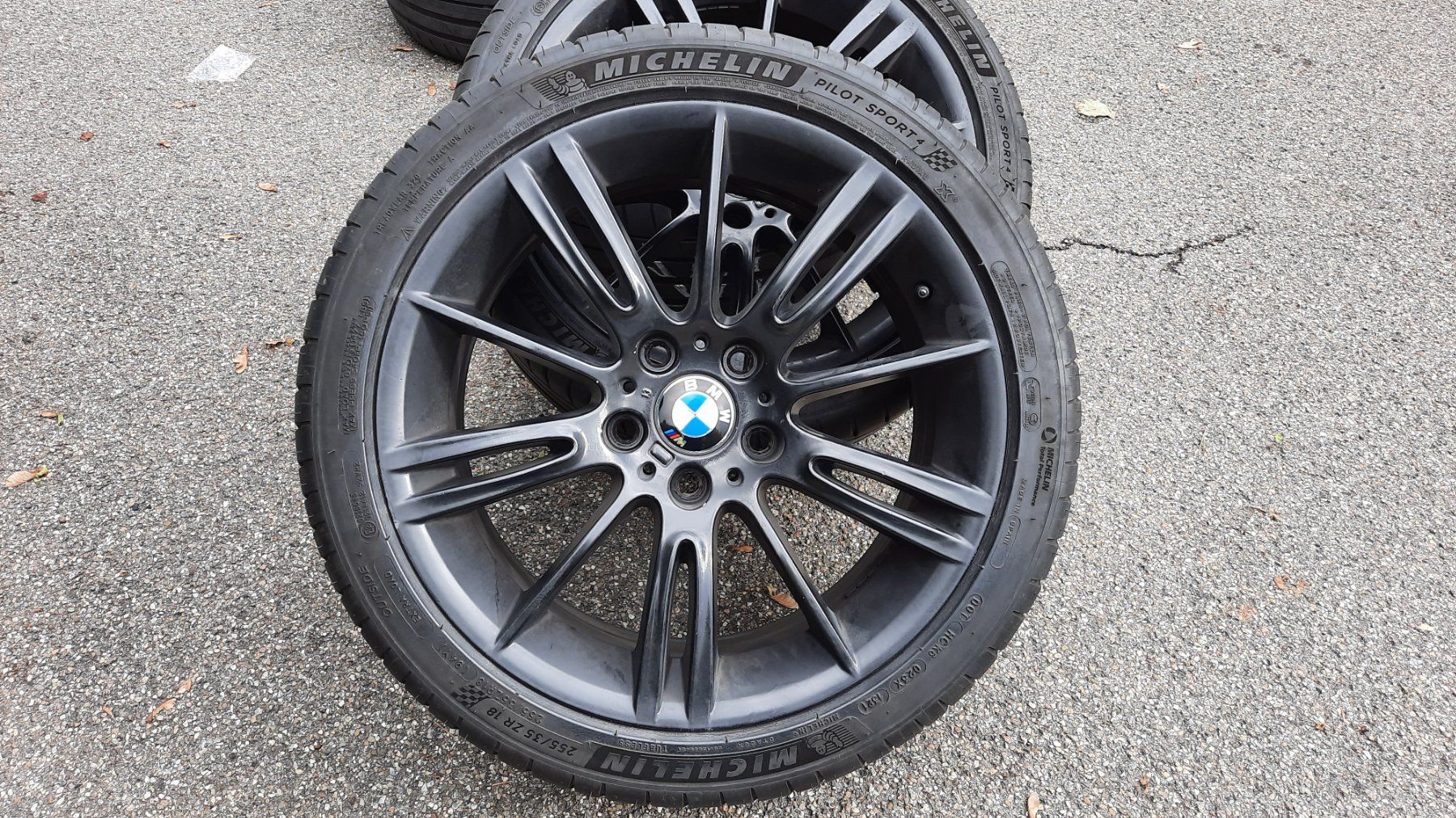 BMW Felgen: BMW E90, E91, E92, E93 Styling 193 M Felge mit Sommerpneu – Gebraucht aus Ebikon von  1