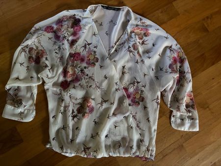 Bluse ZARA Blumenmuster Grösse M