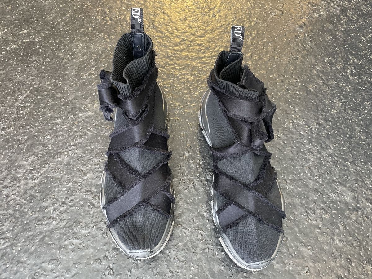 Valentino Damenschuhe: Red Valentino Stoff Turnschuhe schwarz – Gebraucht aus Windisch von rascale 3