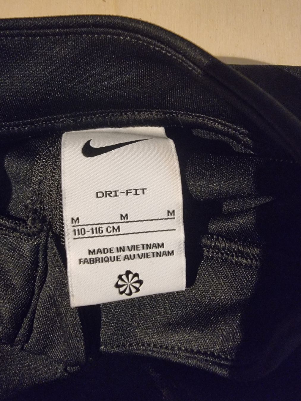 Trainer, Turnhosen & -trikots: YB Trainingsshirt – Neu (gemäss Beschreibung) aus Hinterkappelen von DR88 1