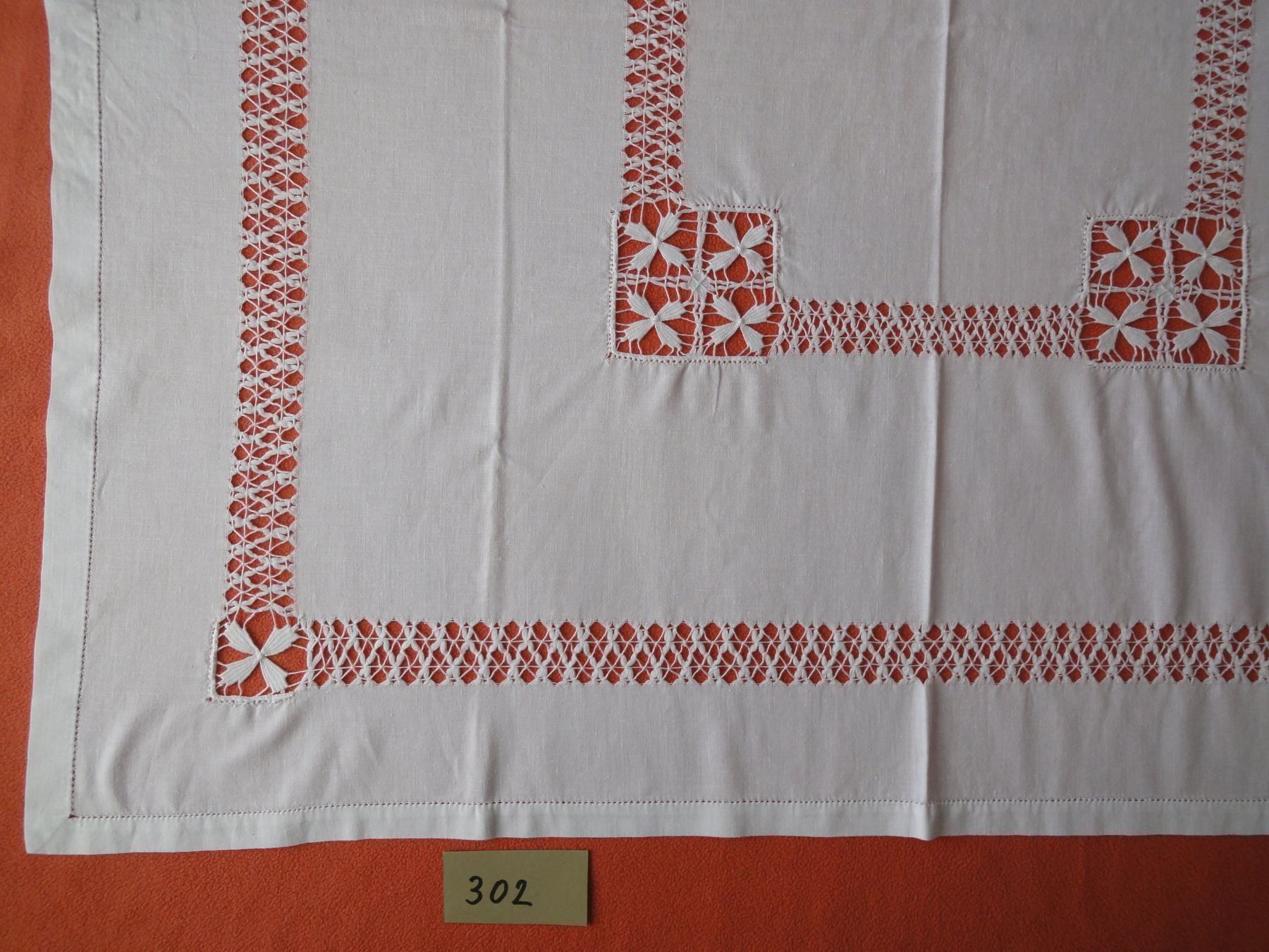 Decken: Alte Tischdecke - Handarbeit - Vintage – Gebraucht aus Chur von omonia