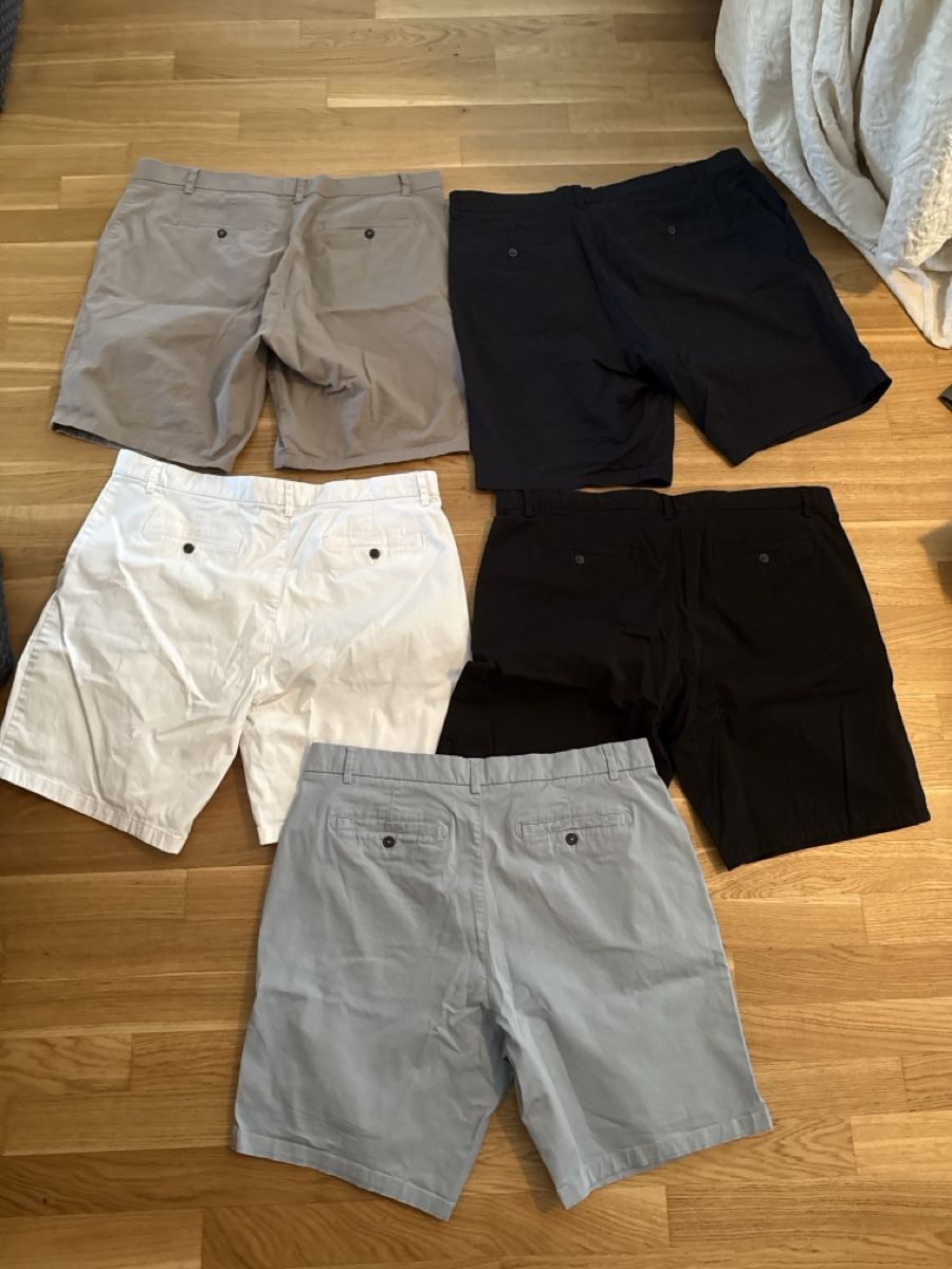 Next Lotti di vestiti: NEXT Chino Shorts NEU Grösse W42 Long – Nuovo e nell'imballaggio originale da Uster venduto da ERIC7777777