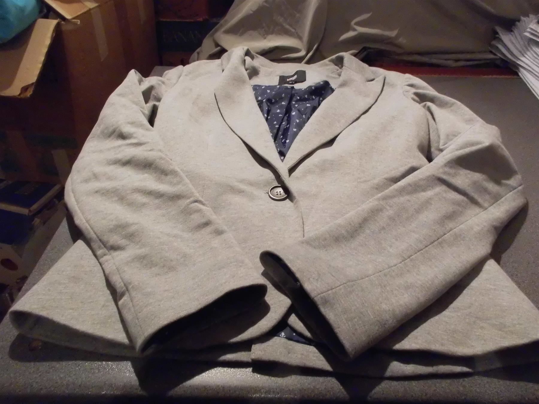 Yes Or No Giacche: Blazer Grösse M, Yes or No, grau – Usato da Zürich venduto da abraxas1291