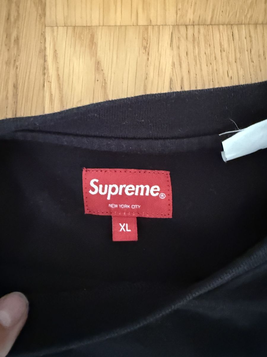 Supreme T-shirt: Supereme Logo T-Shirt XL – Usato da Zürich venduto da kuengka 1