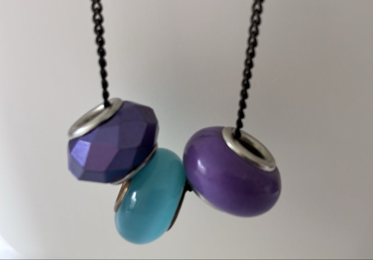 Catenine: Necklace with three beads, purple and turquoise – Usato da Basel venduto da cat_sq5m