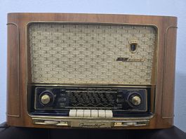 Radio à lampes GRUNDIG 2030 W/3D, années 1955-1956