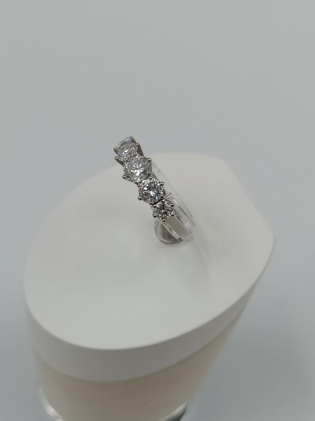 Ringe: FUNKELNDER DIAMANTRING IN 750 WEISSGOLD – Gebraucht aus Luzern von EdiGem 9