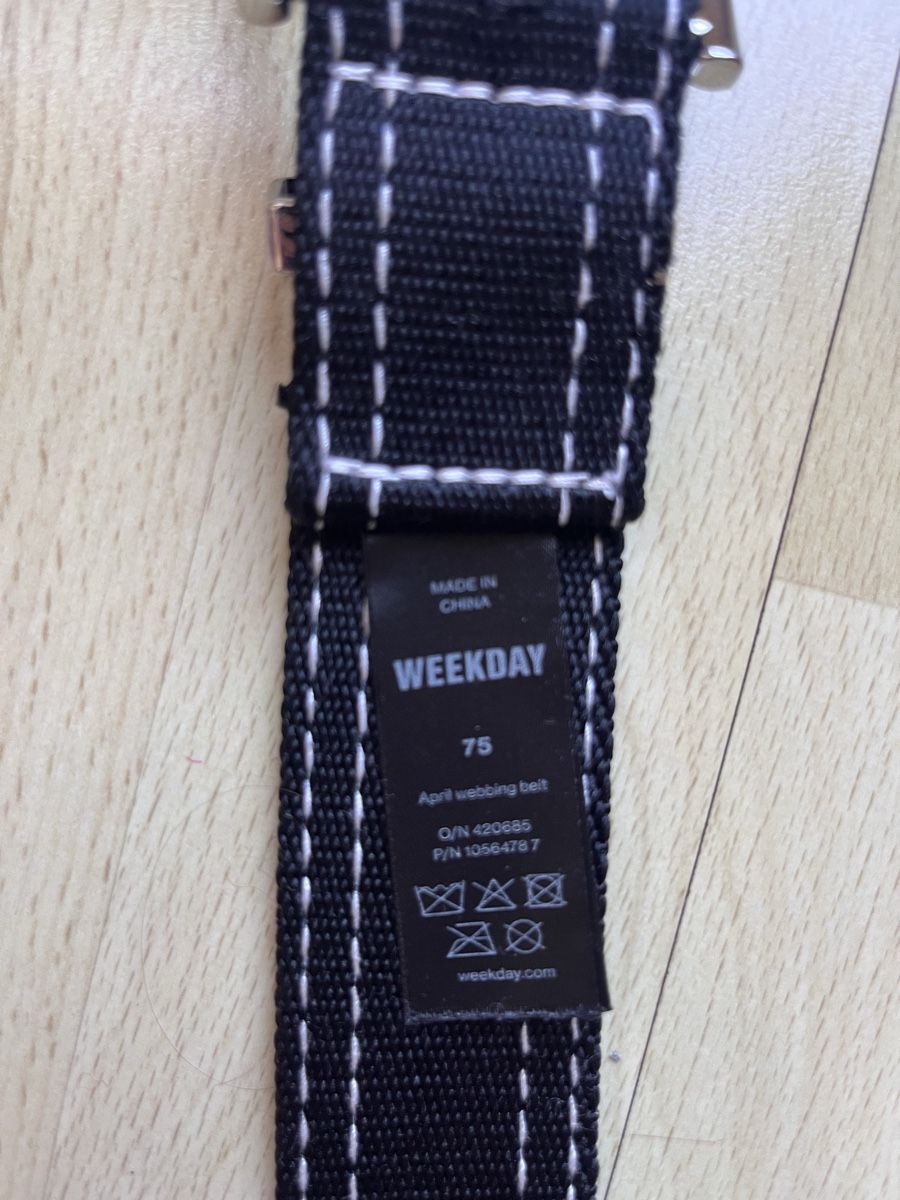 Ceintures: Gürtel Schwarz Silber – Neuf (Voir description) à Zürich par Allesmussweg-2- 4
