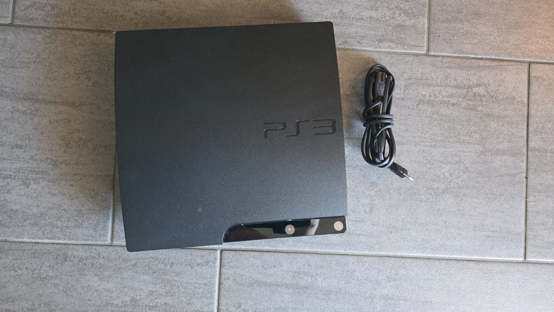 Sony Console: Sony PlayStation 3 Slim Konsole – Usato da Biel/Bienne venduto da ale_9r8v