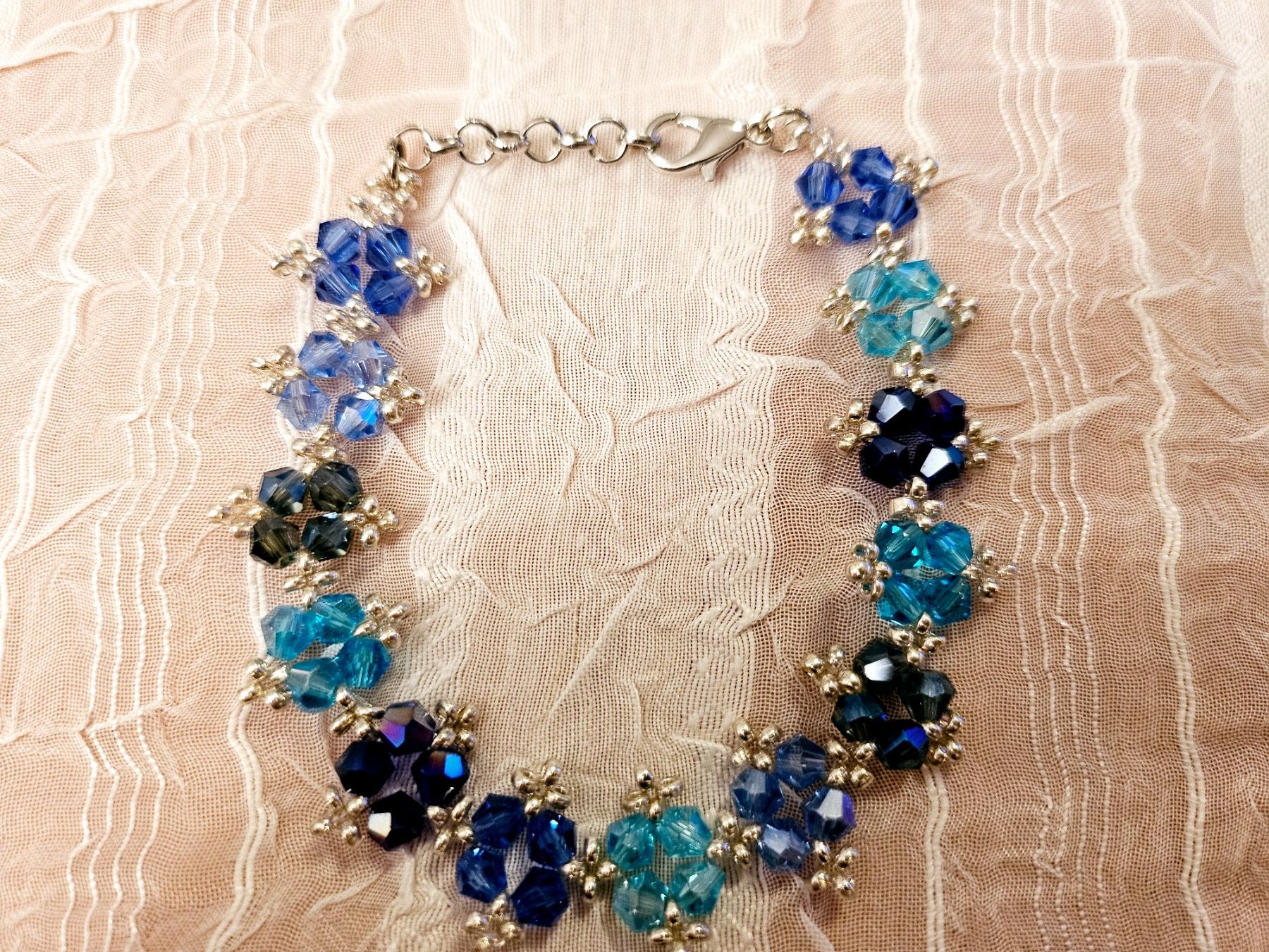 Bracciali & Braccialetti: Hangemachte armkette aus glasperlen – Nuovo (secondo la descrizione) da Dietikon venduto da Eleda