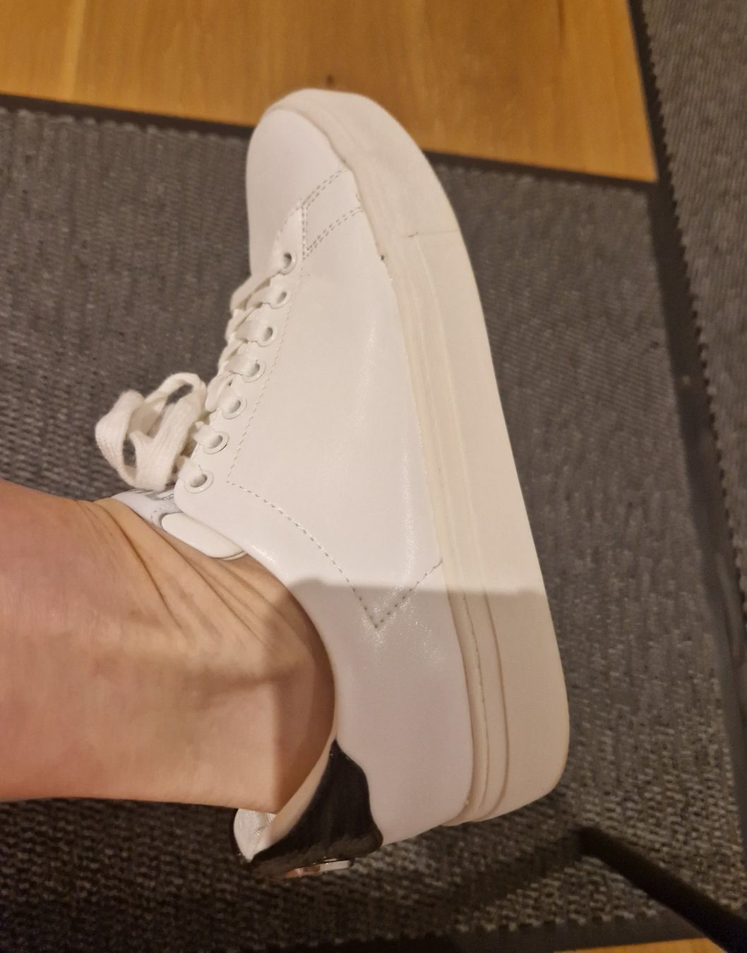 DKNY Scarpe da donna: DKNY Sneakers Platform weiss Gr. 39 – Usato da Erlinsbach SO venduto da ULIKH 9