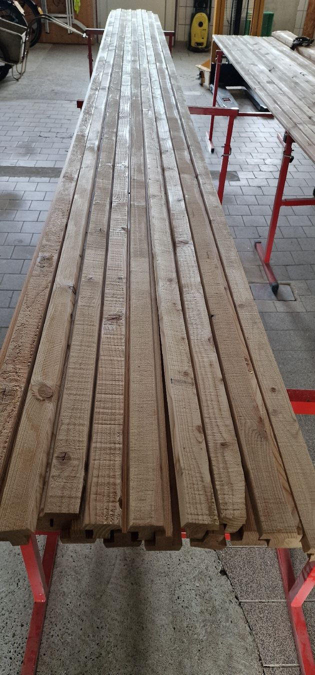 Articoli in legno: Lärchenbretter mit T-Leisten – Nuovo (secondo la descrizione) da Grasswil venduto da Hubus 1