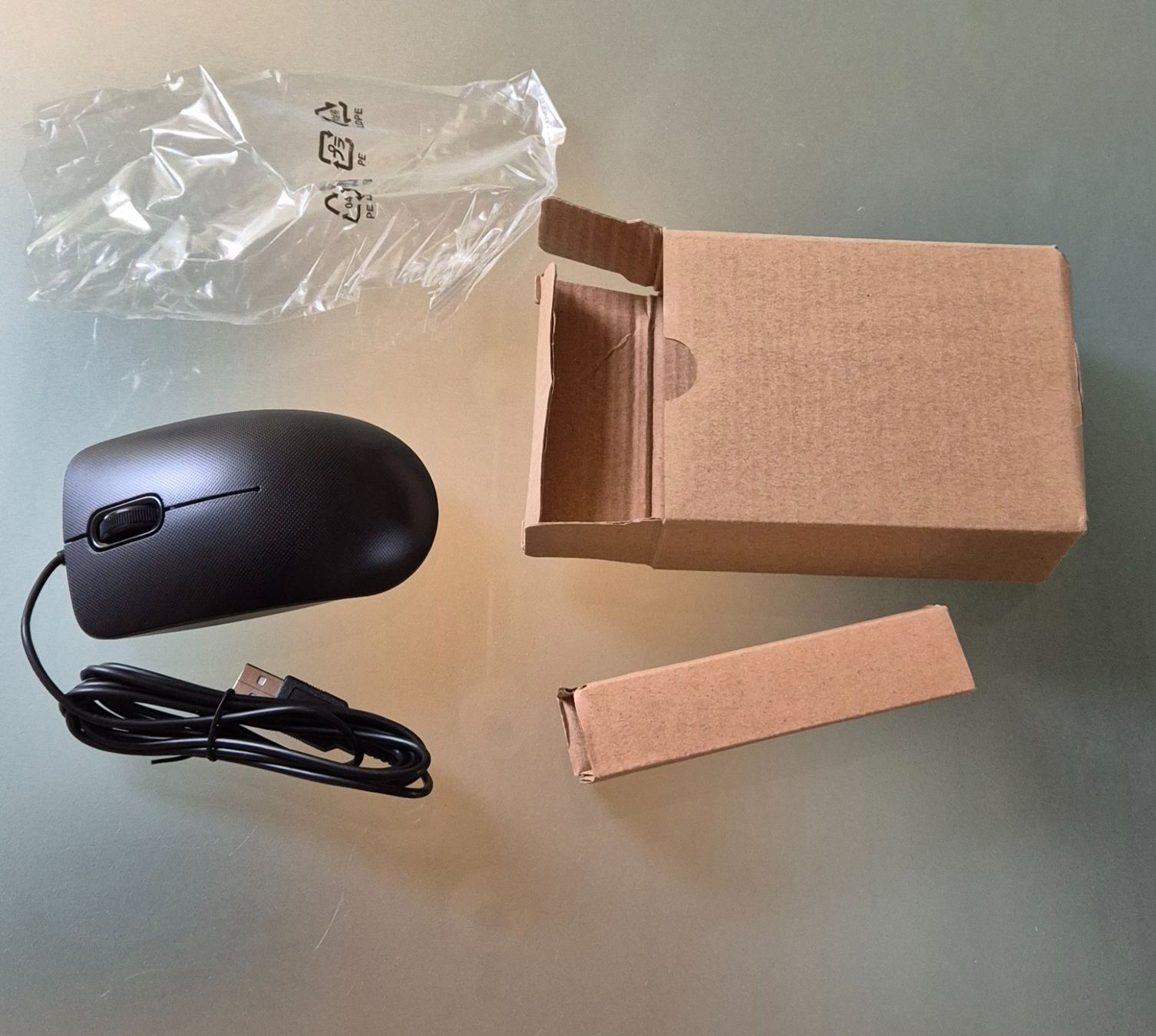 Tastiere: PC Tastatur mit Maus – Nuovo e nell'imballaggio originale da Zürich venduto da max.d 2
