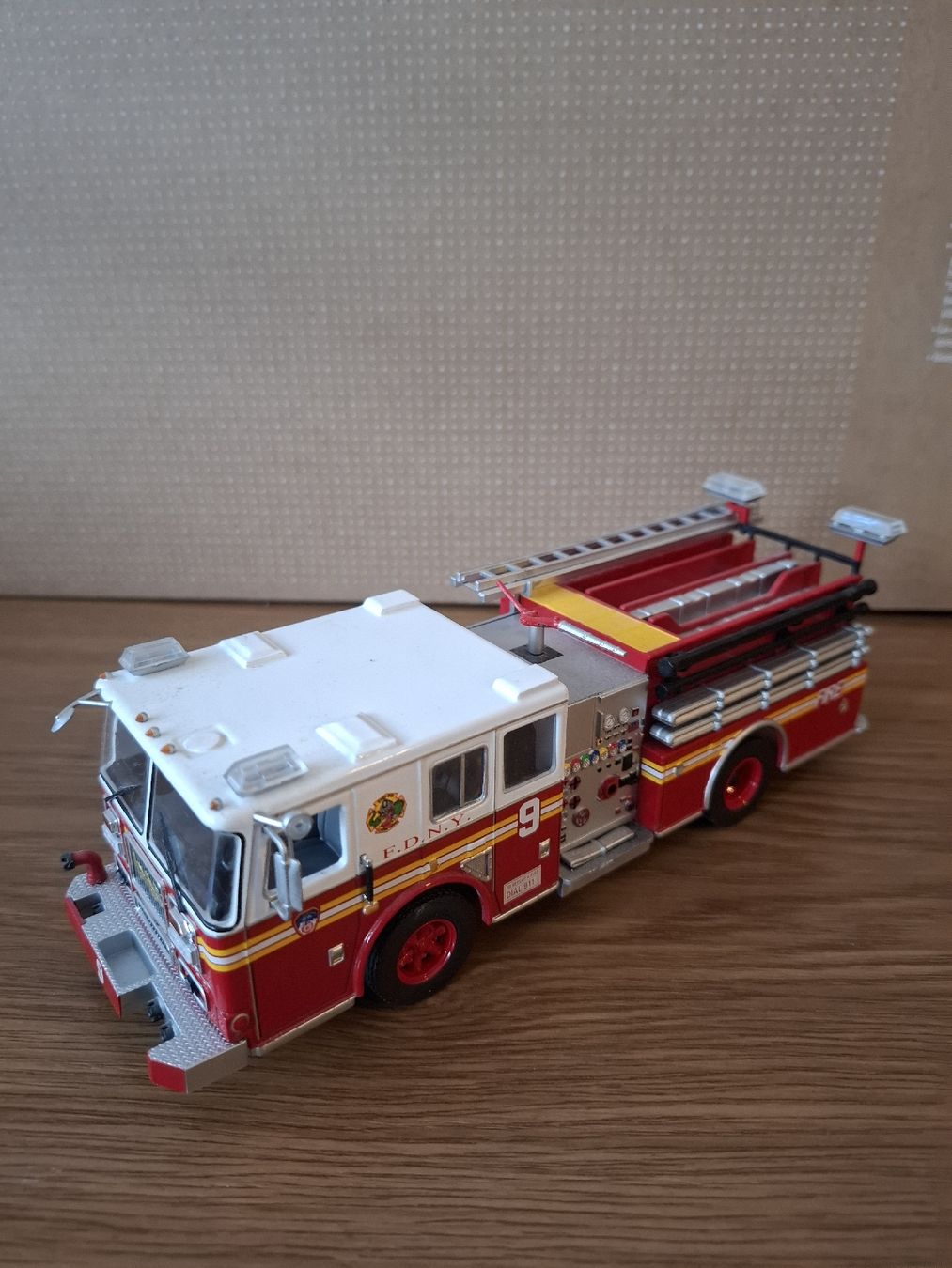 Kit di modellismo & Modellini statici: Camion pumper USA – Nuovo e nell'imballaggio originale da Delémont venduto da ste_65ph 1