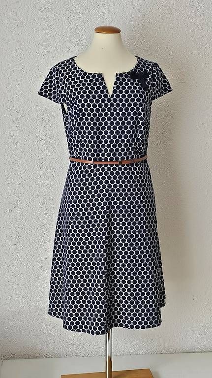 Vestiti: Comma Sommerkleid mit Punkten – Usato da Sursee venduto da nei_7klk