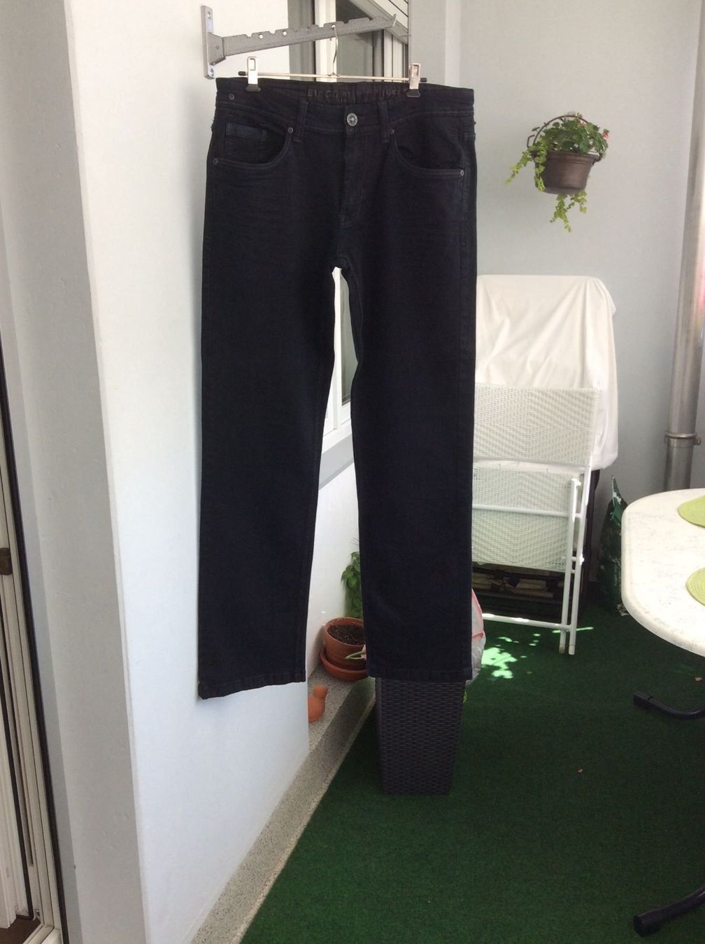 Jeans: Herrenjeans, schwarz, neu, Größe 46 – Nuovo e nell'imballaggio originale da Lausanne venduto da Ulpet 1