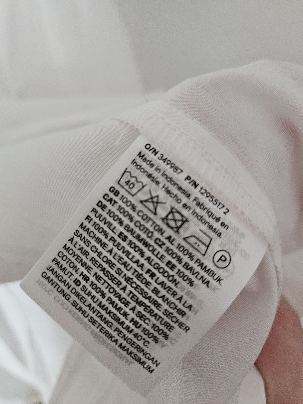 H&M Camicette: NEU H&M Bluse mit Volantkragen, Grösse M – Nuovo e nell'imballaggio originale da Basel venduto da lar_7c62 4