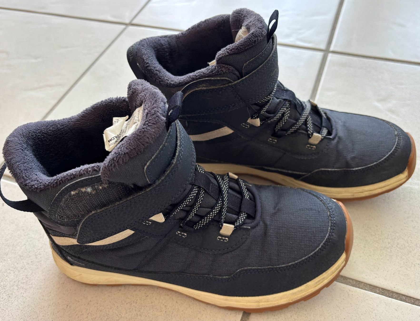 Decathlon Scarpe da uomo: Gut erhaltene Winterschuhe, Gr. 37.5 – Usato da Buochs venduto da coffee75
