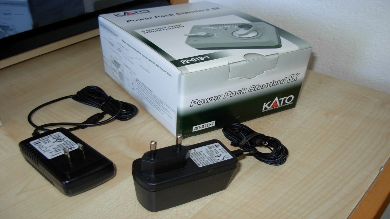 Kato Modellini di ferrovie: N: Kato Trafo mit 2 x Netzgerät – Nuovo e nell'imballaggio originale da Oberrieden venduto da Hobbyschiff 3