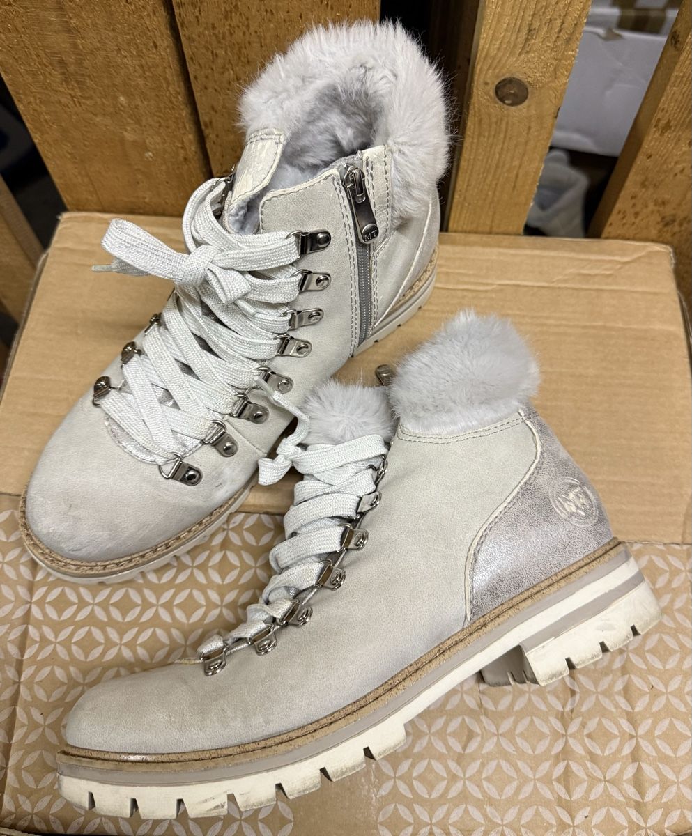 Scarpe da donna: Winterstiefel mit Fell, grau, Gr. 40, Grau – Usato da Basel venduto da AninaAti 3