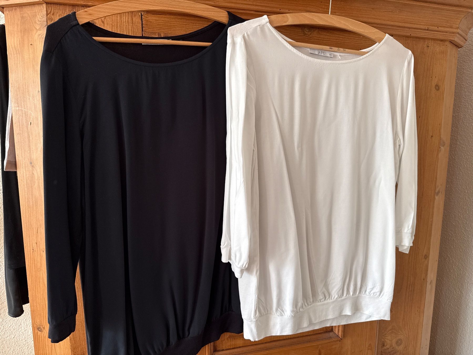 Esprit Blusen: 2x Bluse edc schwarz/weiss Gr. XS – Gebraucht aus Winterthur von britsi
