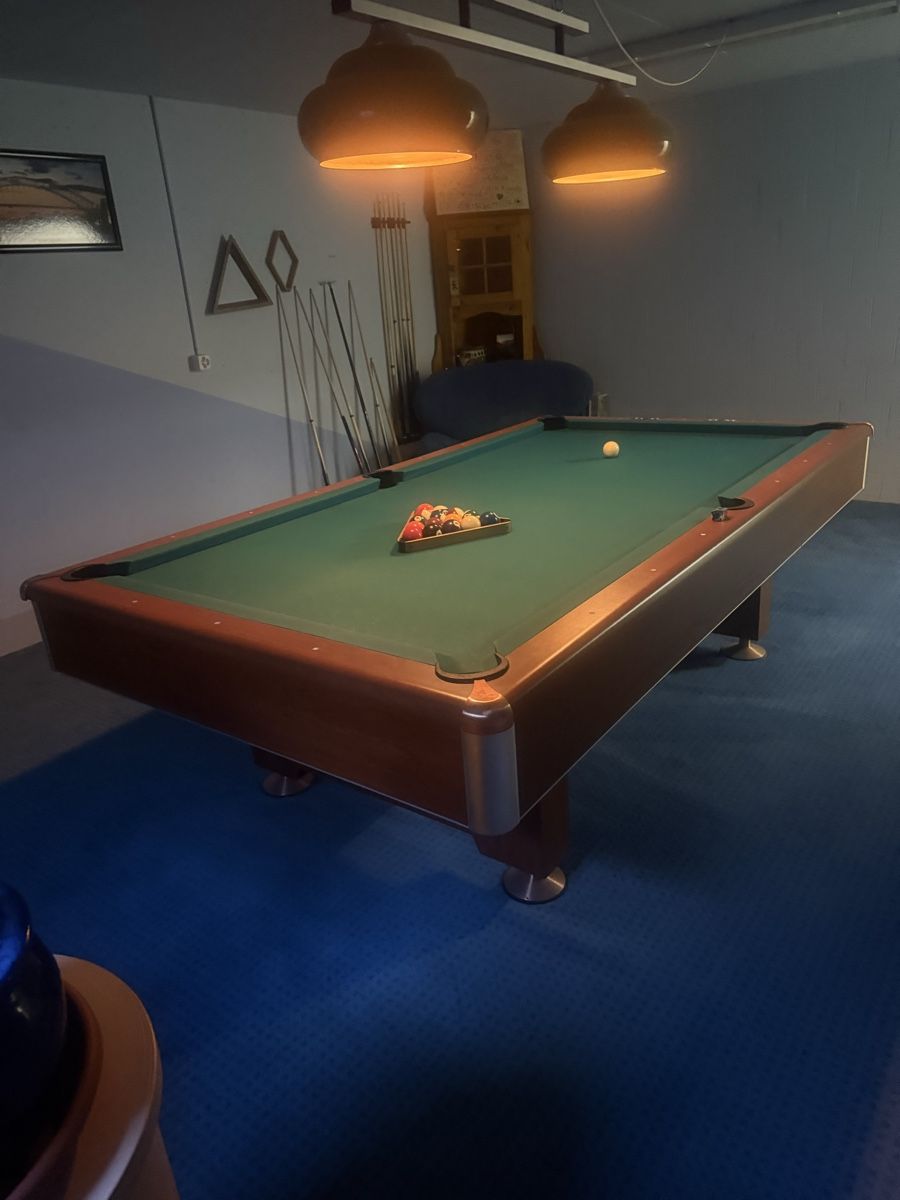 Tables de billard: Biiliardtisch massiv – D'occasion à Meiringen par monkianina 1