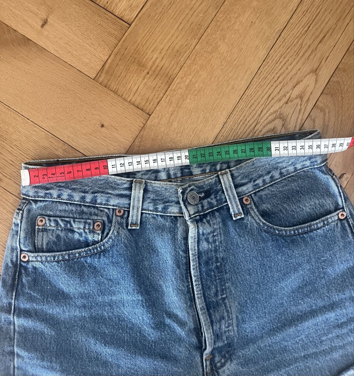Levi's Jeans: Levi's 501 shorts W31 L36 – Usato da Lausanne venduto da Lillielillie 6