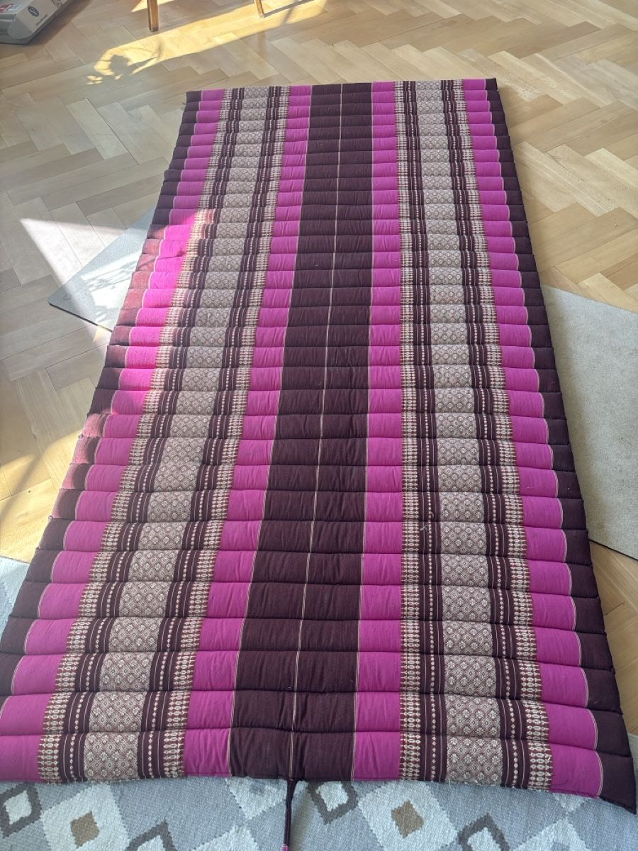 Bodenmatten: Thaiyoga Matte – Gebraucht aus Oberrieden von ZehSa