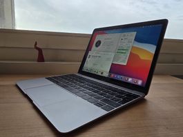 Apple MacBook 12" 8/512 in gutem Zustand 