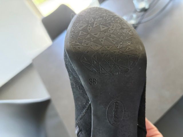 Damenschuhe: Bottines noires à talons en tissu – Gebraucht aus Dompierre FR von Laetitia1999 2