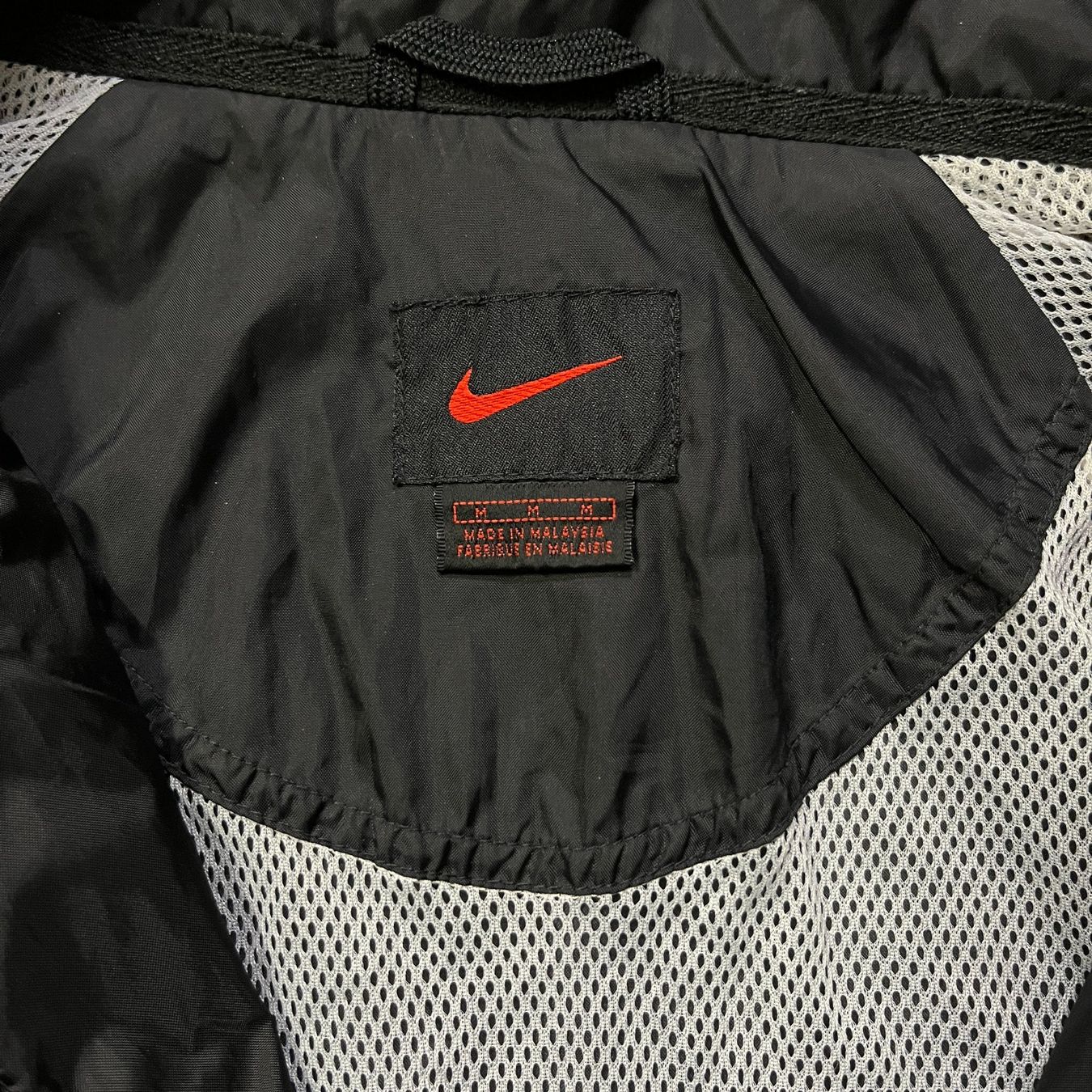 Nike Giacche: Vintage Nike Trackjacket (M) – Nuovo (secondo la descrizione) da Chamoson venduto da Sapoloshop 2