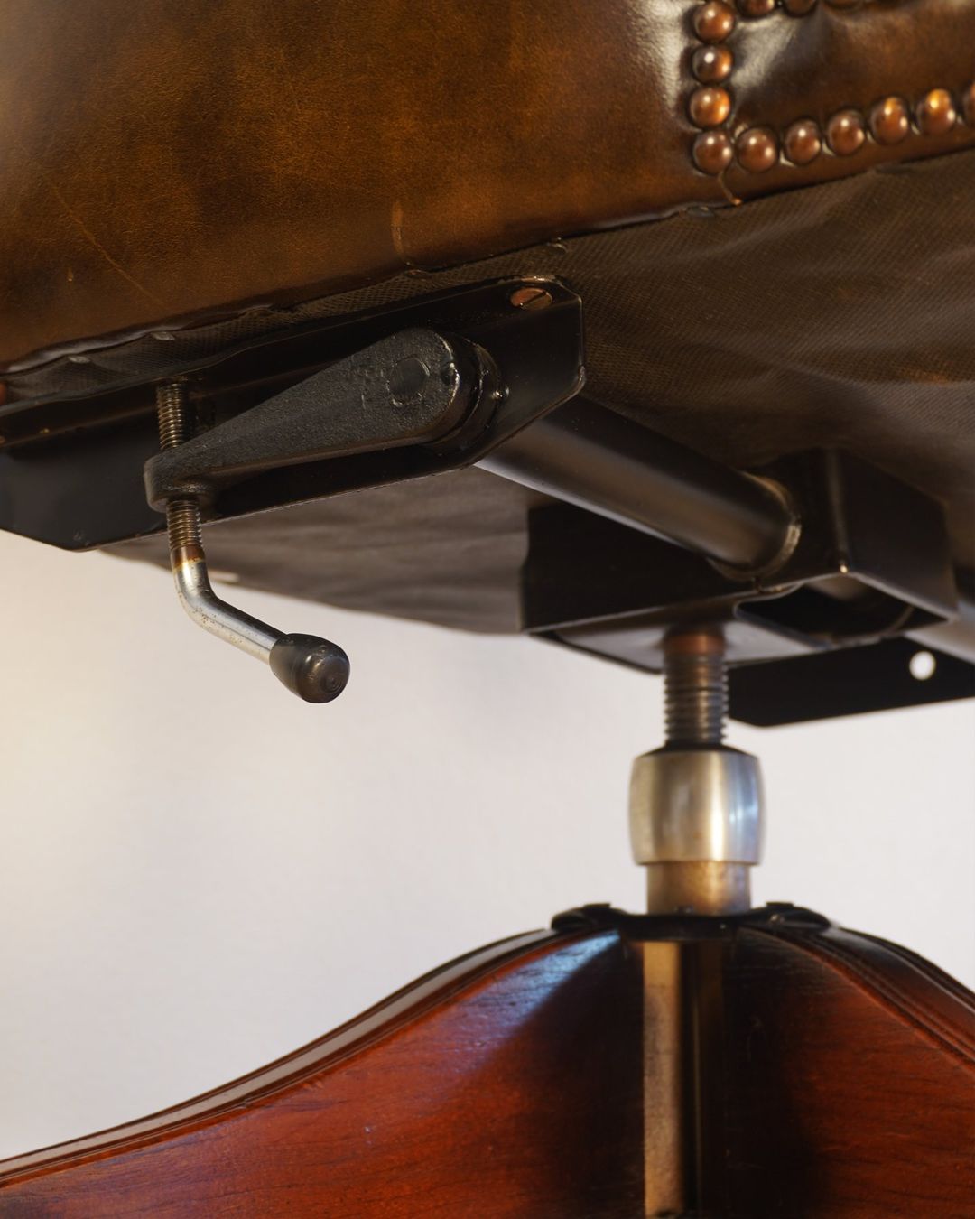 Sessel: FAUTEUIL PEGASUS ART FORMA – Gebraucht aus Moutier von Vintage-signature 7