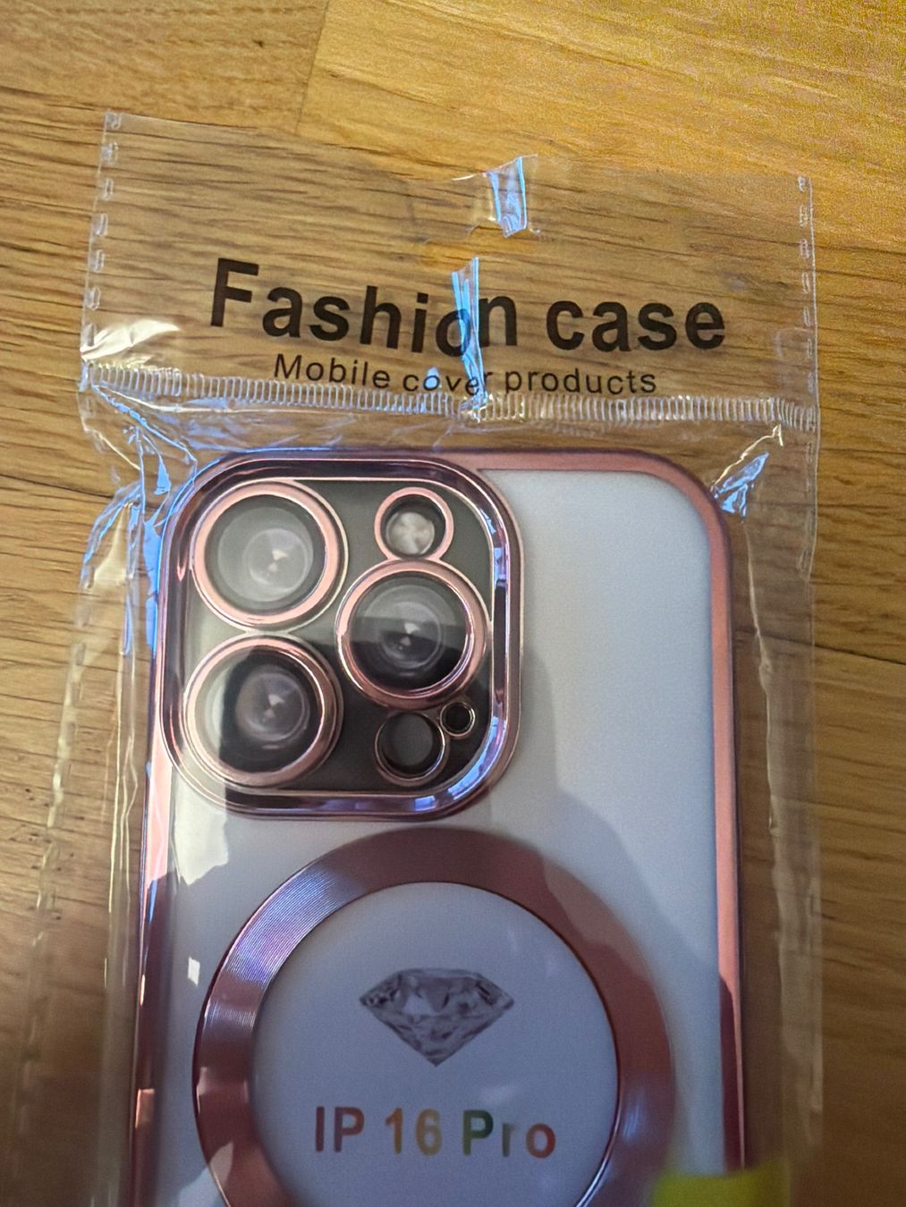 Cover & Protezioni schermo: Neue iPhone 16 Pro Hülle, – Nuovo e nell'imballaggio originale da Steffisburg venduto da perle15 2