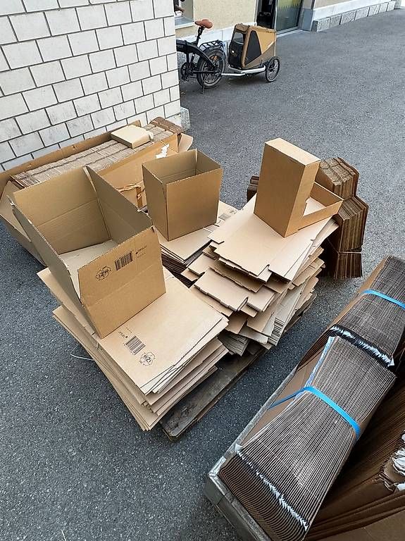 Füllmaterial: !!! SCHNÄPPCHEN !!! 4 PALETTEN Vpackungsmataerial – Neu (gemäss Beschreibung) aus Uttwil von Oers10 2