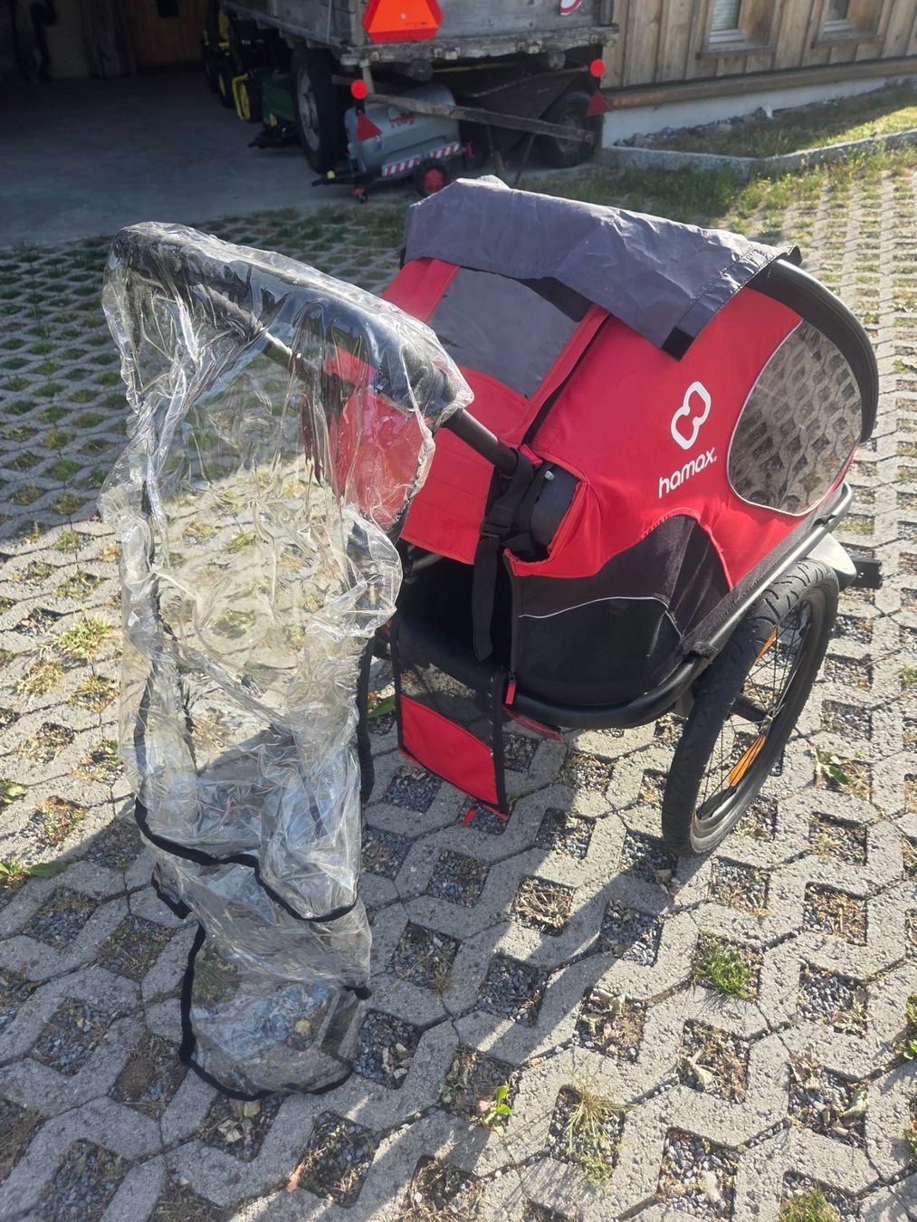 Hamax Remorques: Hamax Outback One inkl. Regenverdeck – D'occasion à Brienz BE par Bopp77 2