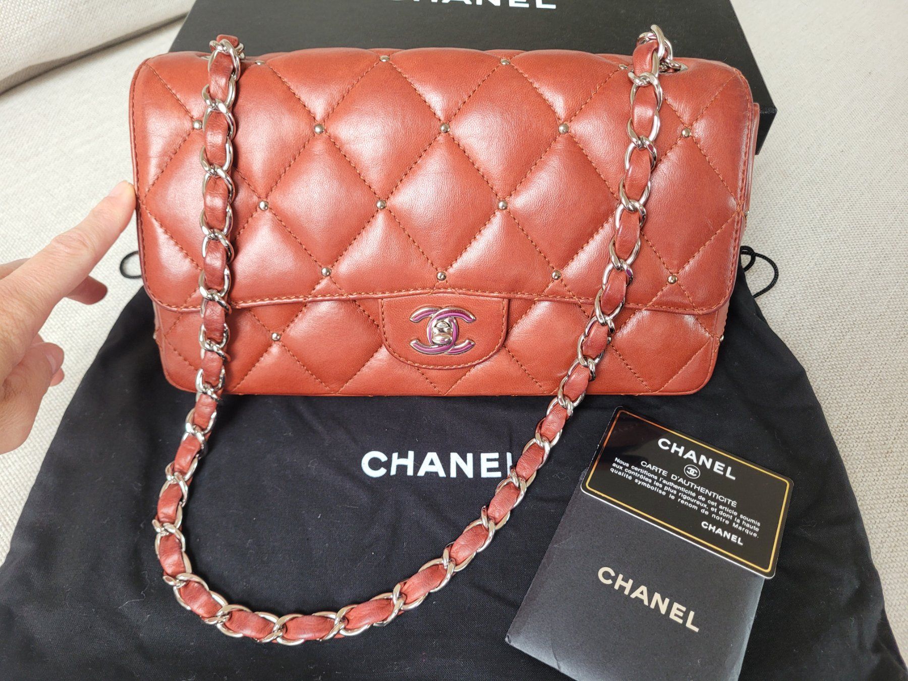 Chanel Borse da donna: Sac Chanel medium timeless clouté – Usato da Bussigny venduto da Gbkit