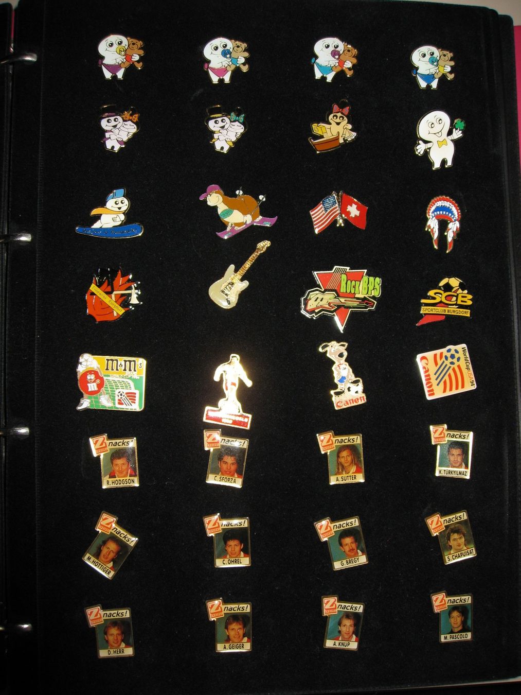 Placchette & Badge: Sammelordner mit 128 Pins – Usato da Burgdorf venduto da Crubi 1