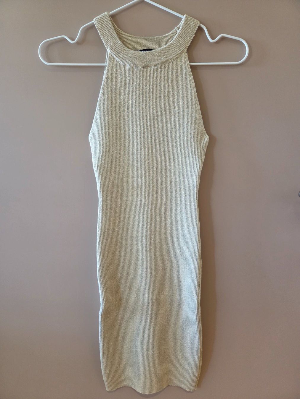 Vestiti: Glitzergold Strickkleid – Nuovo e nell'imballaggio originale da Emmen venduto da GrabandGo