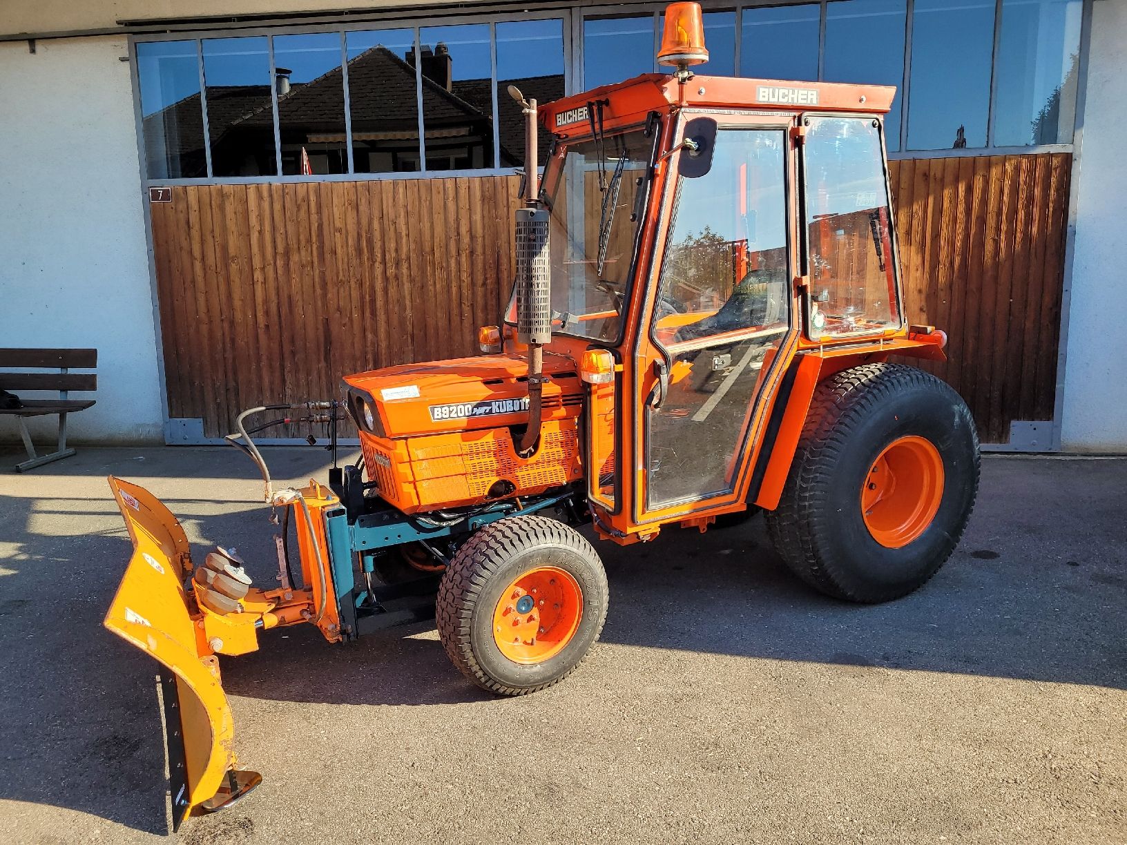 Kubota Traktoren: Kubota-Traktor B9200 – Gebraucht aus zäziwil von Ruhe5