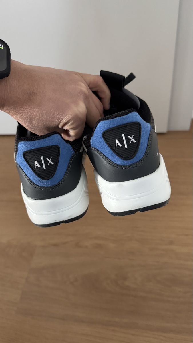 Armani Scarpe da uomo: Armani Exchange Men's Sneakers - Black/White, Size 40 – Usato da Fraubrunnen venduto da mei_yx9t
