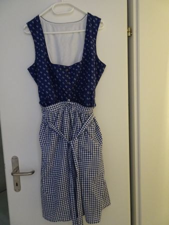 Dirndl Kleid blau weiss kariert mit Muster top Zustand