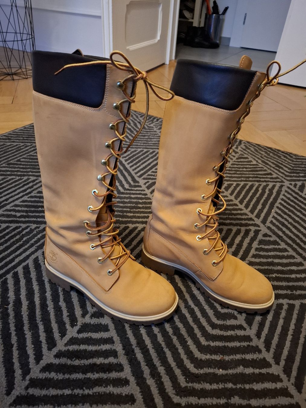 Timberland Scarpe da donna: Bottes hautes Timberland – Usato da Neuchâtel venduto da FloKo88