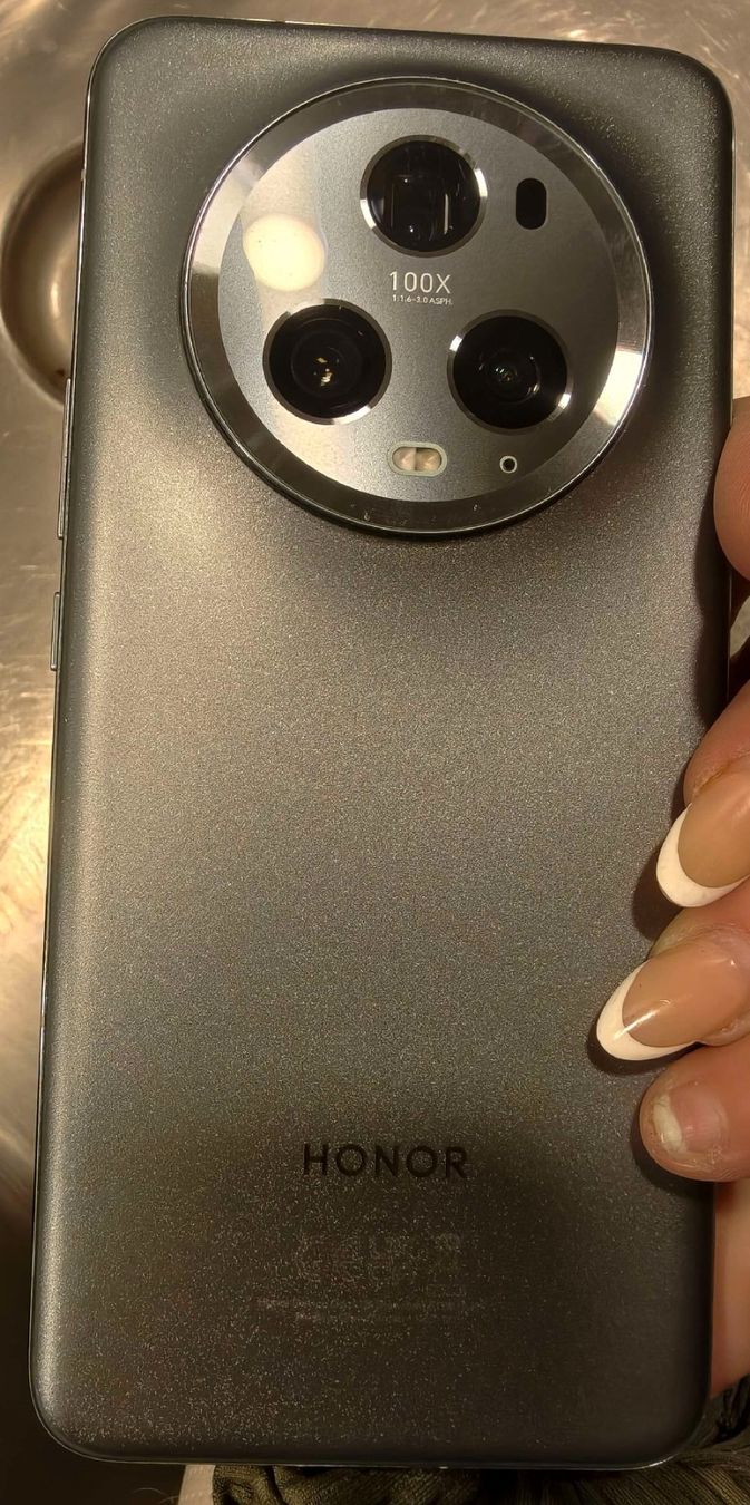 Honor Telefoni cellulari / Smartphones: Honor Magic 5 Pro, 512 GB, gebraucht – Usato da Siebnen venduto da Raku9167 2