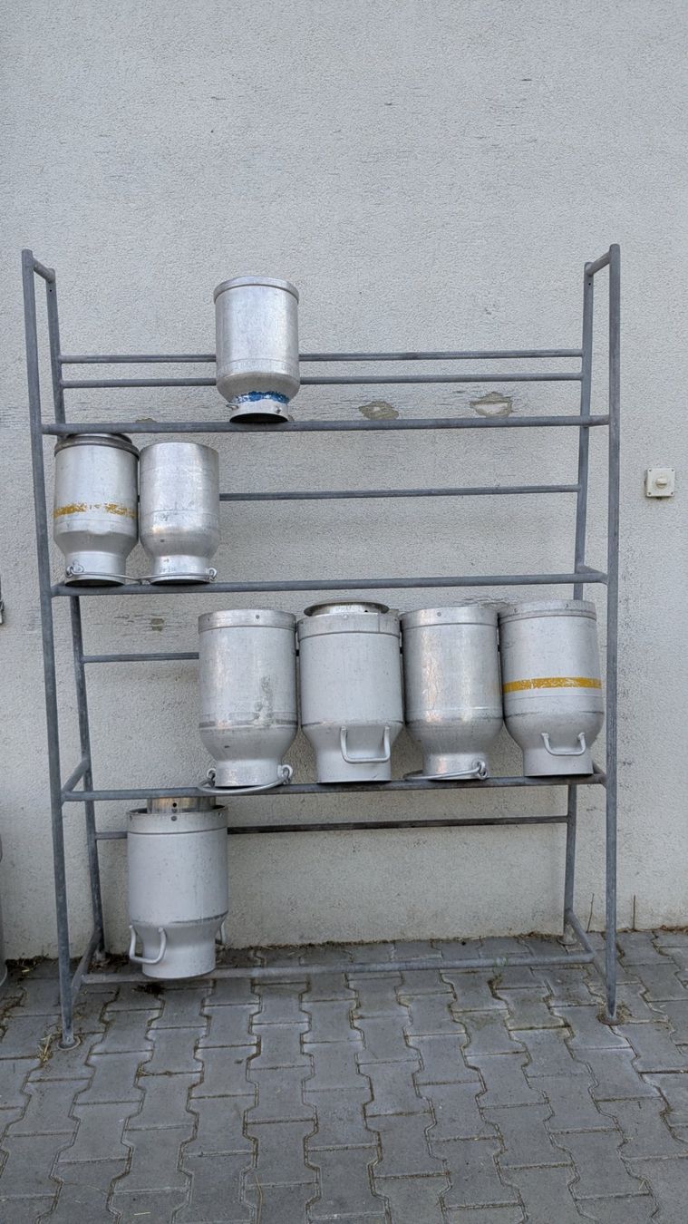 Regale: Milchkannengestell gebraucht – Gebraucht aus Uster von pfister015