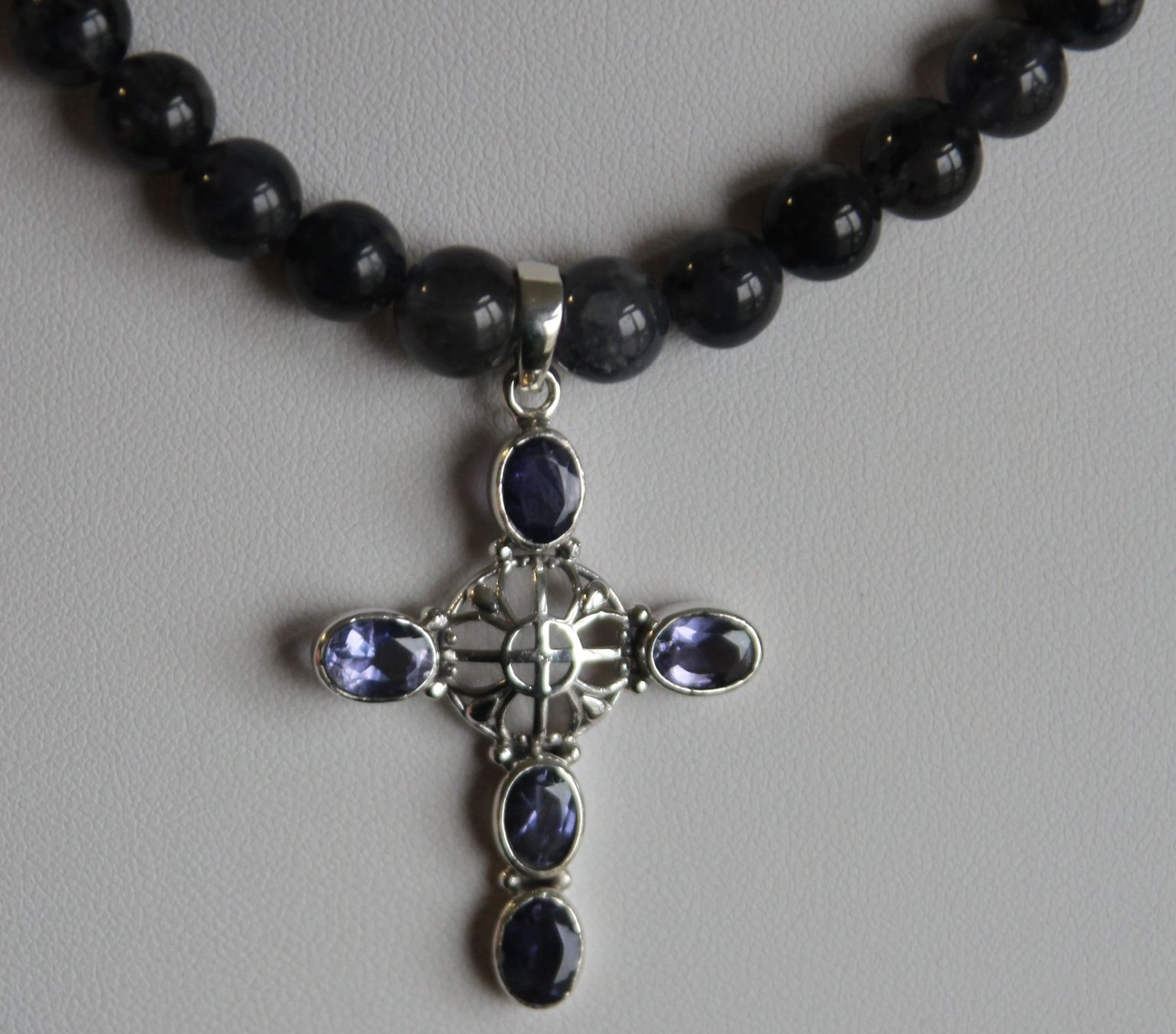 Ketten: NEU: iolith Kette Collier mit Kreuz  Edelstahl – Neu (gemäss Beschreibung) aus Matten b. Interl von Edelsteingalerie 2