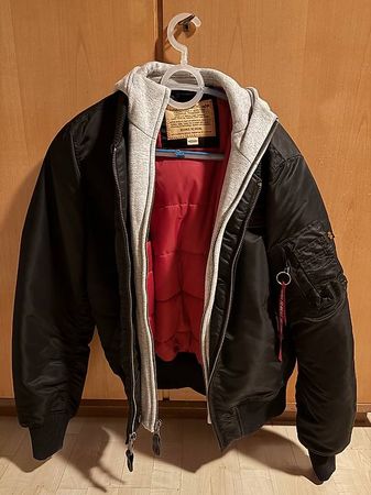 Alpha Industries Bomberjacke mit Kapuze  Grösse M