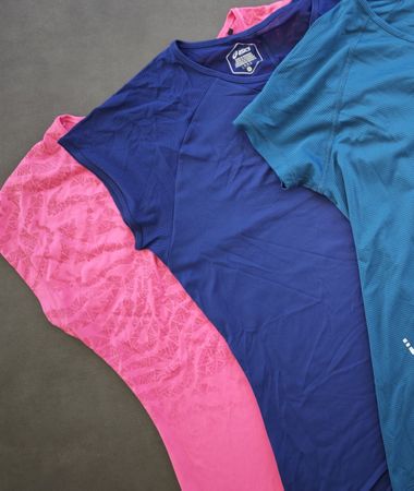 Sportbekleidung Set (8 Kleidungsstücke): Asics, Adidas, Nike